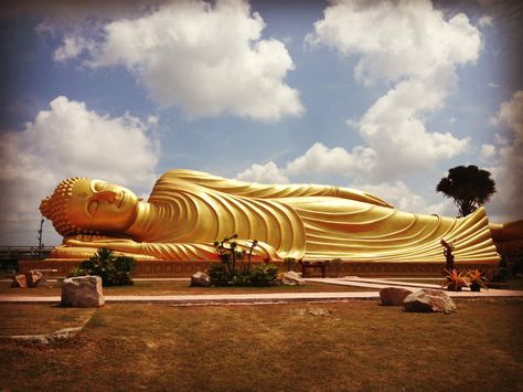 Sleeping Buddha Lego Buddha, Sleeping Buddha, Reclining Buddha, Buddha Decor, Buddha Temple, Face Drawing Reference, Lord Buddha, Buddha Statues, Buddha Art