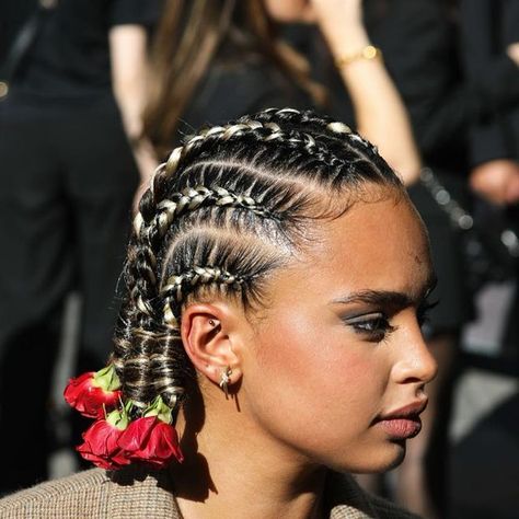 Roses Braided Into Hair, Rose Braid Hairstyle, Flower Cornrows, Afro With Braids, Flowers In Braid, Crazy Braids Hairstyles, Flowers In Braids, Beautiful Cornrows, 2025 Hairstyles