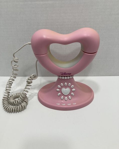 #giftsideas #vintagepickin #oldisgold✨ #homedécor #homedecor #vintage #ShopSmall #craftomaticsnc #craftomatics #shoplocal #supportsmallbusiness #disneyworld #disneyprincess #princess #princesses #disneyprincesses #landline #landlinephone #landlines #LANDLINE #Disney #phone #disneyphone #phone #telephone Vintage Landline Phone, Cute Landline Phone, 80s Telephone, Telephone Aesthetic, House Phone, Images Harry Potter, Vintage Phones, Pink Phone, Vintage Telephone