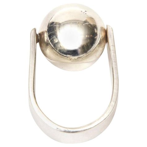 Angela Cummings Sterling Silver Sculptural Ball Ring Vintage | From a unique collection of vintage Dome Rings at https://www.1stdibs.com/jewelry/rings/dome-rings/. Vintage Modernist Jewelry, Hardware Fashion, Big Statement Rings, Sculptural Ring, Silver Ring Designs, Art Jewelry Contemporary, Modernist Jewelry, Contemporary Ring, Special Ring