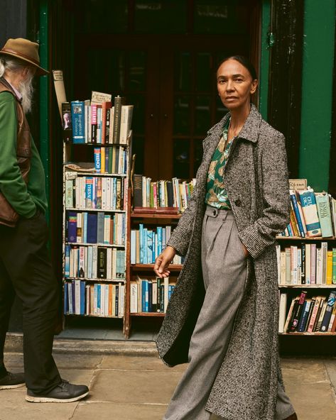 Why we need older models like 62-year-old Mouchette Bell — That’s Not My Age Mouchette Bell, Woman Outfits Summer, How To Dress Like A Model, Older Woman Outfit, Womans Outfit, Outfits Summer Casual, Casual Winter Outfit, Joanna Lumley, Look Formal