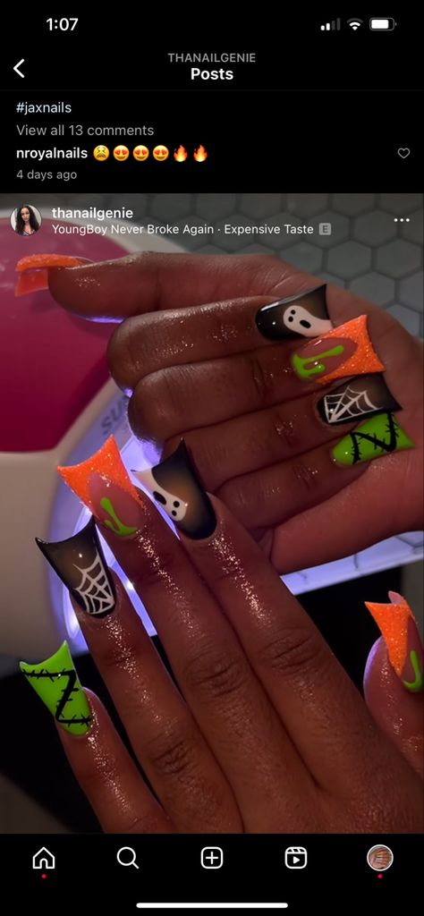 Halloween Short Set, Spooky Junk Nails, Exotic Halloween Nails, Duck Nails Halloween, Halloween Duck Nails Designs, Nail Ideas Hollowen, Halloween Nails Duck, Halloween Shorties Nails, Duck Halloween Nails