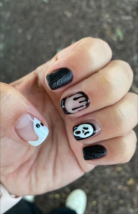 Minimal Nails Art, Mens Nails, Makeup Nails Art, Hippie Nails, Punk Nails, Hard Nails, Minimal Nails, Studded Nails, Pretty Nail Art Designs