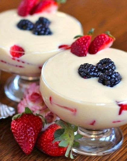 Healthy Homemade Vanilla Pudding | sugar free, low carb, paleo, keto Vanilla Dessert Recipes, Vanilla Dessert, Pudding Mousse, Vanilla Pudding Recipes, Dolce Poche Calorie, Arrow Root, Homemade Vanilla Pudding, Vanilla Desserts, Sweet Bites