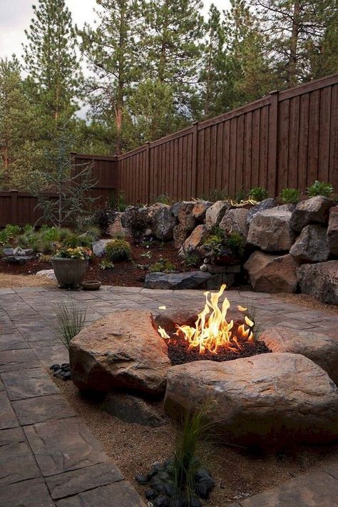 Cheap Fire Pit, Outdoor Fire Pit Designs, Modern Fire Pit, Cheap Patio, Easy Backyard, Fire Pit Designs, Diy Fire Pit, Backyard Fire, Pergola Patio