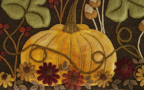 Wool Pumpkins, Wool Applique Kits, Penny Rug Patterns, Pumpkin Applique, Hanging Rug, Wool Work, Wool Felt Projects, Wool Applique Patterns, Felted Wool Crafts