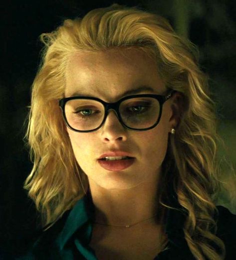 Harley Quinn Glasses, Harvey Quinn, Harleen Quinzel, Margot Robbie Harley Quinn, Margot Robbie Harley, Harley Quinn Art, Harley Quinn Cosplay, Kirsten Dunst, Joker And Harley Quinn