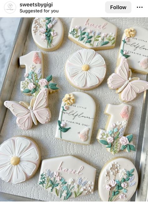 Wildflower Birthday Party, Butterfly 1st Birthday, Garden Cookies, Fairy Birthday Cake, Baby First Birthday Themes, Flower Sugar Cookies, First Birthday Cookies, Flower Birthday Party, Butterfly Cookies