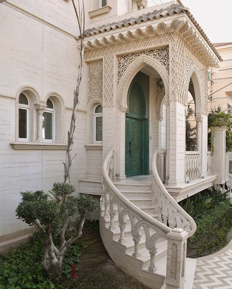 After 35 years in the field of architecture, engineer Mohamed Nassif, designed his own house with one thing in mind, to revive Andalusian architecture and promote local craftsmanship. Traveling from Morocco to Spain, he was able to pull references from historical Andalusian buildings and inherent the pillars of Andalusian design. #architecture #interiordesign #design #andalusianarchitecture #Moroccandesign #Islamicarchitecture #Islamicpatterns #Moroccanarchitecture #photography #egypt #cairo #ID Morocco House Design Architecture, Moorish Architecture Exterior, Andalusian House Design, Andalusian Interior Design, Andalusian Houses, Morocco Architecture, Andalusian Architecture, Spain Architecture, Spanish Revival Home