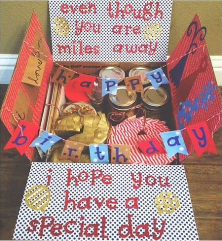 20 Awesome Birthday Care Packages For Any College Student - Society19 Birthday Surprise For Girlfriend, Best Birthday Surprises, Diy Care Package, Surprise For Girlfriend, Birthday Care Packages, Diy Gifts For Girlfriend, Box Wrapping, College Care Package, Presents For Boyfriend