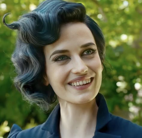 Eva Green Miss Peregrine Hair, Edgy Chic Fashion, Ms Peregrine, Hearts Are Wild Creatures, Mrs Peregrine, Winx Characters, Miss Peregrines Home, Vanessa Ives, Arsenic And Old Lace