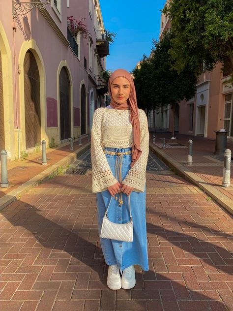 Summer Hijab Outfits Skirts, Jeans Skirt Outfit Hijab, Hijab Skirt Outfit, Halal Outfit, Skirt Outfit Aesthetic, Denim Skirt Outfit Summer, Hijab Skirt, Outfit Muslim, Skirt Outfits Aesthetic