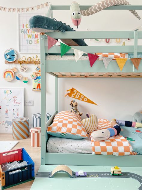 #kidsroom #kidsbedroomideas #kidsbedroom #boysroom #boysroomdecor #colourfulhomes Colorful Kids Room Boy, Oscar Ideas, Surf Bedroom, Eclectic Kids Room, Big Kid Bedroom, Scandinavian Kids Rooms, Big Boy Bedrooms, Colorful Kids Room, Children Room Boy