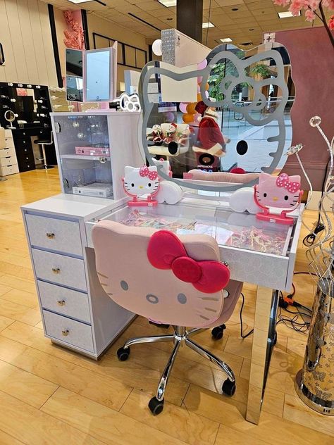 Hello Kitty Microwave, Hello Kitty Impressions Vanity, Hello Kitty Closet, Hello Kitty Cosas, Hello Kitty Bedroom Ideas, Room Ideas Hello Kitty, Hello Kitty Room Ideas, Hello Kitty Room Aesthetic, Hello Kitty Vanity