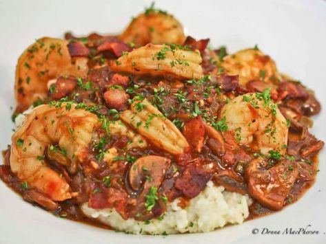 Southern Staples: Rich and Creamy Grits with Shrimp in Red Eye Gravy | Devour | Cooking Channel Cooking Kale, Red Eye Gravy, Cooking Channel Recipes, Creamy Grits, Shrimp And Grits, Comfort Food Southern, Cajun Recipes, Cooking Channel, Southern Cooking