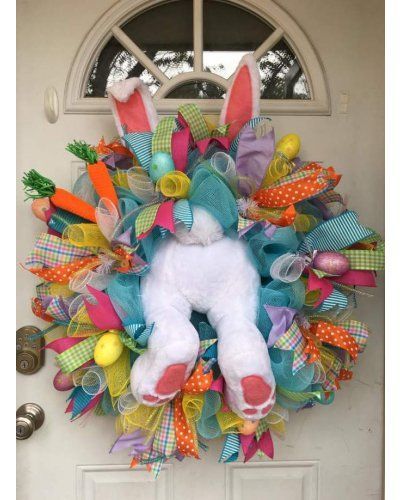 24 Adorable Easter Front Door Wreaths Easter Front Door Wreath, Diy Osterschmuck, Easter Front Door, Easter Mesh Wreaths, San Valentine, Holiday Wreaths Diy, Easter Wreath Diy, Front Door Wreaths, Easy Diy Wreaths