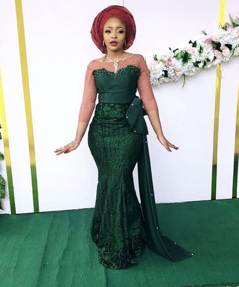 Bellas Wedding, Owambe Styles, Birthday Gown, Emerald Green Lace, Stylish Naija, African Lace Styles, African Outfits, Lace Gown Styles, African Wear Dresses