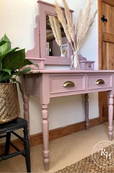 Classic Dressing Table Design, House Aestethic, Upcycled Dressing Table, Dressing Table Inspo, Classic Dressing Table, Sulking Room Pink, Hallway Table Decor, Green Painted Furniture, Classic Dressing