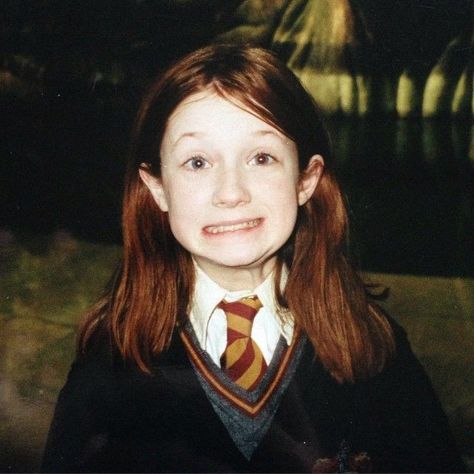 #ginny #weasley #bonnie #wright #harry #potter #cute #girl #little #redhead #ginger #beautiful #hogwarts #smile #funny #hp #red #gryffindor #icon Meme Harry Potter, Harry Potter Fanları, Glume Harry Potter, Buku Harry Potter, Harry Potter Icons, Harry Potter Images, Images Harry Potter, Bonnie Wright, Harry Potter Tumblr