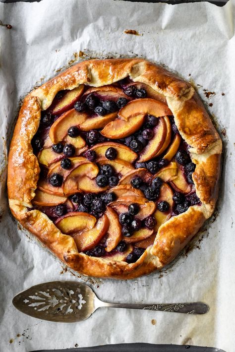 Meringue Photography, Peach Galette, Blueberry Galette, Butter Crust, Blueberry Topping, Galette Recipe, French Recipes, Peach Jam, French Desserts