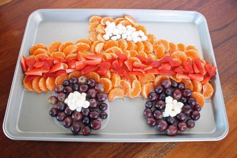 Headed to Monster Jam or having a monster truck themed party, check out this easy monster truck fruit tray. It's healthy, fun and yummy. Monster Truck Fruit Tray, Transportation Snacks, Easter Bunny Fruit Tray, Truck Party Food, Easter Bunny Fruit, Monster Truck Birthday Cake, Blaze Birthday Party, Blaze And The Monster Machines Party, Truck Birthday Cakes