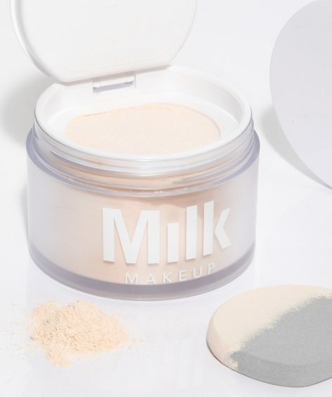 Milk Makeup Blur + Set Matte Loose Setting Powder  #beautyproducts #settingpowder #milkmakeup #productlaunch Rosa Make-up, Penyimpanan Makeup, 2020 Makeup, Alat Makeup, Makeup Setting Powder, Make Up Tools, Makeup Powder, Mirror Makeup, Basic Makeup