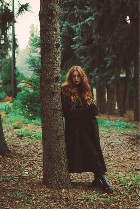 Fall Photoshoot Spooky, Halloween Photography Aesthetic, Fall Photography Inspiration, Forest Pictures Ideas, Grunge Fall Photoshoot, Rainy Fall Photoshoot, Underpass Photoshoot, Witchy Fall Photoshoot, Autumn Fashion Photography