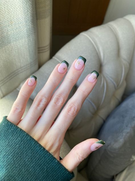 Green French Tip Nails Short Square, Green French Nails Square, Dark Green French Tip Nails Square, Green French Tip Square, Forest Green French Tip, Green And Gold French Tip Nails, Green French Tip Nails Square, Forest Green French Tip Nails, Forest Green Nails Acrylic