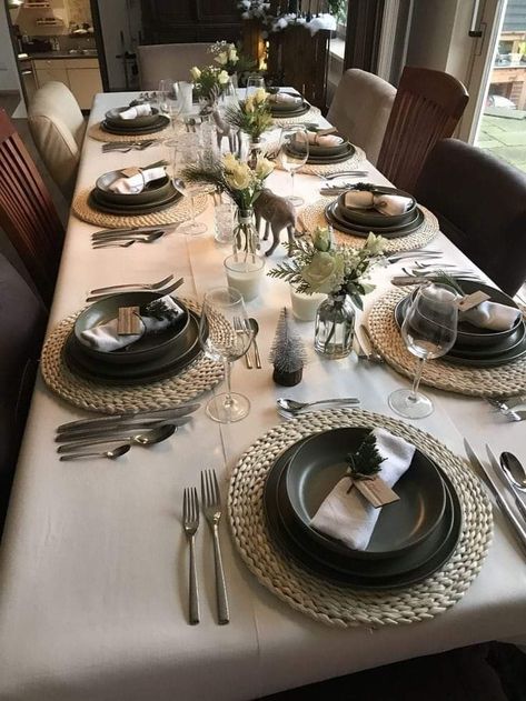 Dinning Set Ideas, Table Setting Ideas Home, Dining Table Decor Everyday, Table Settings Everyday, Dining Etiquette, Table Setting Decor, Dinner Table Setting, Dinner Table Decor, Table Set Up