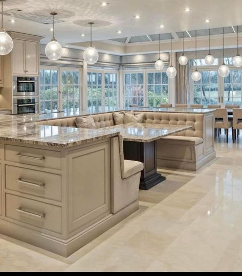 Mansion Kitchen, Elegant Kitchen Design, Dream Life House, Casa Country, Dream Kitchens Design, Beautiful Houses Interior, Dream House Rooms, Luxury Homes Dream Houses, Luxury Kitchens