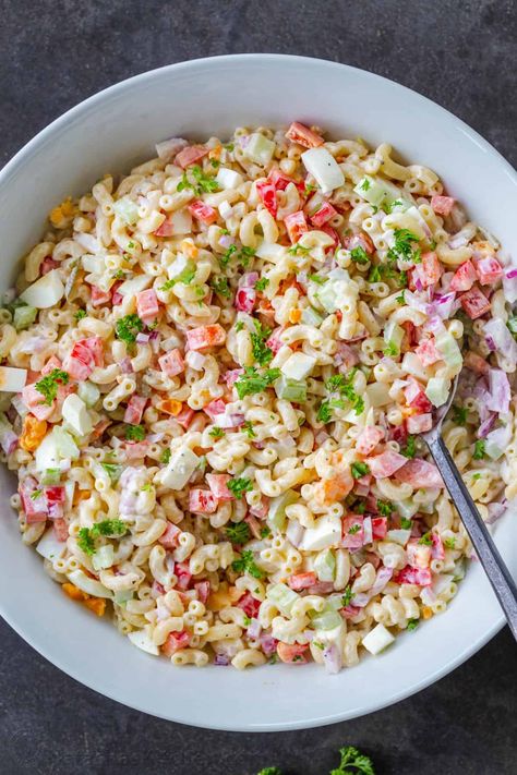 Classic Macaroni Salad Recipe, Natashas Kitchen, Bbq Meats, Easy Macaroni Salad, Classic Macaroni Salad, Best Macaroni Salad, Easy Macaroni, Caesar Salad Recipe, Macaroni Salad Recipe