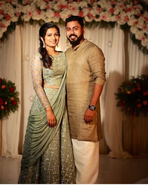 Kerala Hindu Engagement Look, Kerala Reception Dress For Bride, Kerala Engagement Dress Hindus, Kerala Engagement Dress Hindus Couple, Kerala Wedding Reception Dress, Kerala Couples, Reception Dress Bride Indian, Engagement Couple Dress, Simple Engagement Dress