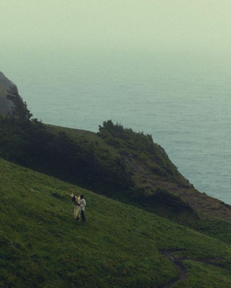 Shantel & Darrion on the Oregon coast 🎞️🎥 . . movie scenes, Oregon coast, green hills, green cliffs, nostalgia, 1800s aesthetic, pride and prejudice, vintage photoshoot, cinematic photoshoot, movie stills, vintage aesthetic hosted by: @createdtocreateretreats Aesthetic Pride And Prejudice, Facts About Space, 1800s Aesthetic, Green Movie, Greenery Day, Act As If, Raw Emotion, Vintage Photoshoot, About Space