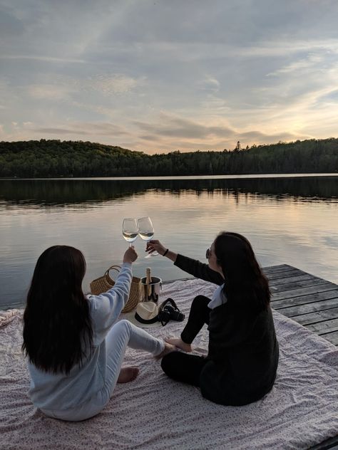 Sisterhood, Cottage vibes, Cottage life, Sunset, By the water, Cottage mood, Summer inspo, Sisters, Chalet, Quebec, Sunset inspo, Mood inspo, Lake shot, Summer goals, Summer time Friends Cabin Aesthetic, Lake Trip With Friends Aesthetic, Girls Cottage Weekend, Cottage Bachelorette, Lake House Deck, Cottage Weekend, Mountain Bachelorette, House Moodboard, Weekend Aesthetic