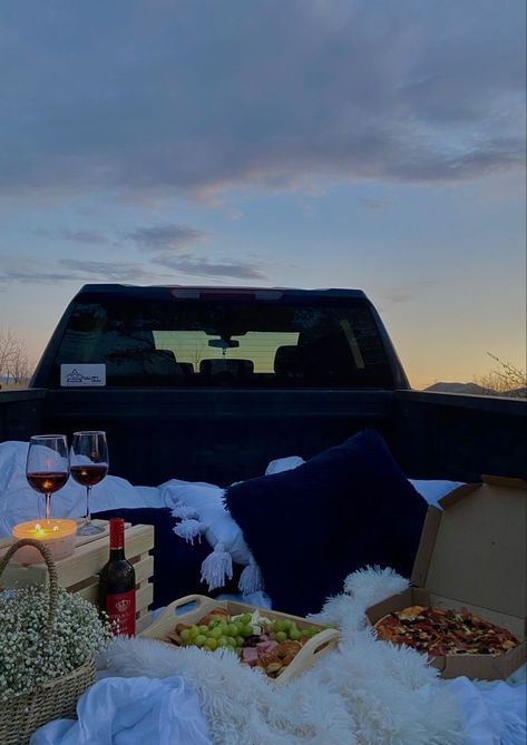 Back Truck Date Night, Tent Date Ideas, Date Night Back Of Truck, Truck Picnic Date Night, Things To Do During Fall With Boyfriend, Date Set Up Ideas, Pickup Truck Bed Date Night, Picnic In Bed, Fall Couple Activities Date Ideas