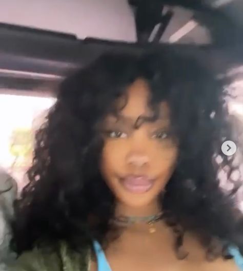 Sza Hair Curly Bangs, Sza Hair, Ethereal People, Dream Hairstyles, Pretty Makeup Looks, Curly Bangs, Hair Curly, Dream Hair, Pretty Makeup