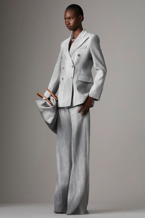 Ermanno Scervino Pre-Fall 2024 Fashion Show | Vogue Trouser Suit, Pre Fall Collection, Linen Clothing, Capsule Outfits, Classic Suit, Ermanno Scervino, Autumn Outfit, Suit Fashion, Work Attire