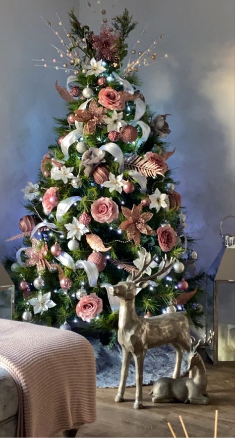 Pink Floral Christmas Tree, Floral Christmas Trees, Flower Christmas Tree Decoration, Gray Christmas Tree Decor, Flowers In Christmas Tree, Christmas Tree With Roses, Floral Christmas Tree Ideas, Pointsetta Christmas Tree, Pink Decorated Christmas Tree