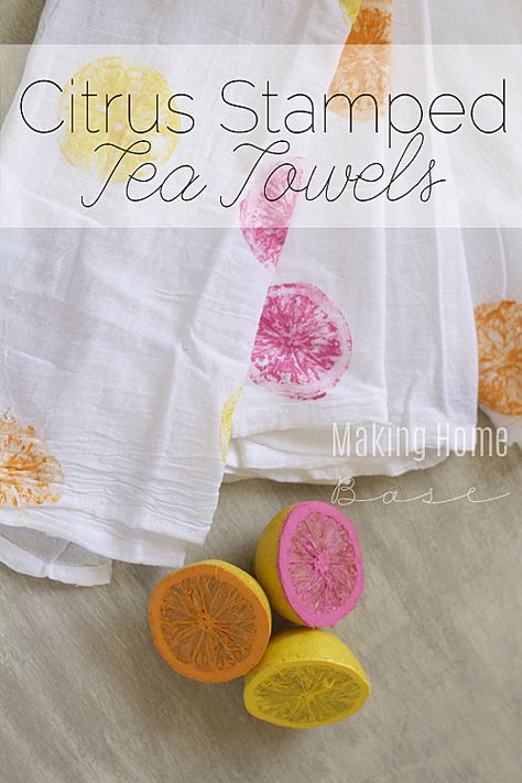 Stamped Tea Towels, Mops Crafts, Towel Ideas, Tea Towels Diy, Diy Towels, Deco Foil, Diy Projektit, Summer Crafts For Kids, Cadeau Diy