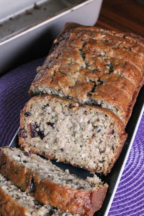 Pineapple Cranberry Zucchini Bread - I would use whole cranberries cut in half Cranberry Zucchini Bread, Recipes With Yeast, Cranberry Bread, Fruit Bread, Easy Banana Bread Recipe, Baking Bread Recipes, Zucchini Bread Recipes, Cranberry Recipes, Quick Bread Recipes