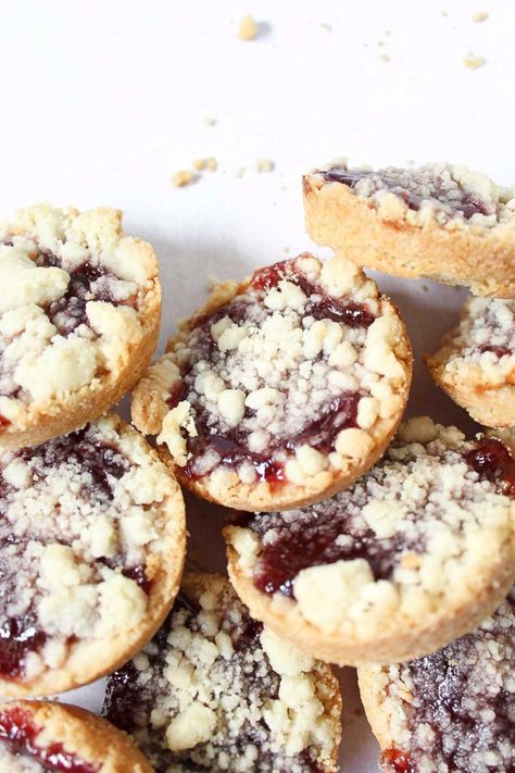 Jam Crumble Cookies, Costco Raspberry Crumble Cookies Recipe, Costco Raspberry Crumble Cookies, Costco Cookies, Raspberry Crumble Cookies, Costco Copycat, Coffee Cake Cookies, Bakery Chocolate Chip Cookies, Crumble Cookie Recipe