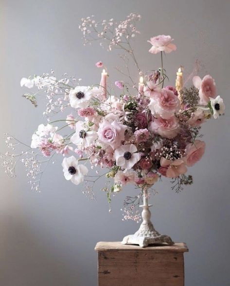 Elegant Flower Arrangements, Bridal Flower Arrangements, Baby Shower Table Centerpieces, Flower Types, Blush Wedding Flowers, Babies Breath, Pink Bridal Shower, Flower Studio, Floral Photography