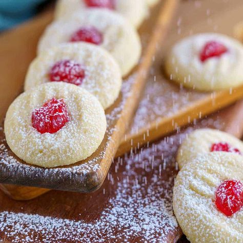 Ready for Christmas Whipped Shortbread Cookies are soft, melt-in-your-mouth treats. Festive cookies that are flavored with vanilla and topped with a candied cherry. Whipped Shortbread Cookies Christmas, Top Christmas Cookies, Banana Cake Recipe Easy, Whipped Shortbread, Shortbread Cookies Christmas, Whipped Shortbread Cookies, Christmas Sweet Treats, Xmas Desserts, Christmas Shortbread