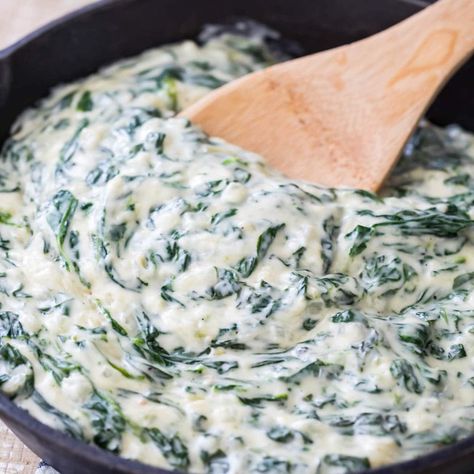 Creamed Spinach Steakhouse Creamed Spinach Recipe, Sugar Spun Run, Creamed Spinach Recipe, Parmesan Green Beans, Copy Cats, Spinach Artichoke Dip, Creamy Spinach, Creamed Spinach, Beef Tenderloin