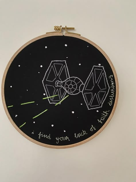 Star Wars Embroidery Patterns Free, Star Wars Hand Embroidery, Dr Who Embroidery Designs, Starwars Embroidery, Fandom Embroidery, Nerd Embroidery, Star Wars Embroidery Patterns, Geek Embroidery, Star Wars Cross Stitch Patterns Free