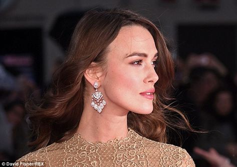 Face Side Profile, Diamond Shaped Face, Gold Lace Gown, Keira Knightley Hair, Diamond Face Shape, London Film Festival, Diamond Face, Glamour Magazine, She Movie