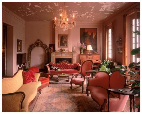 New Orleans parlor - Richard Sexton New Orleans Interior Design, New Orleans Style Homes, New Orleans Decor, Blithe Spirit, New Orleans Homes, Eclectic Interior, Interior Design Styles, Inspired Homes, Decoration Design