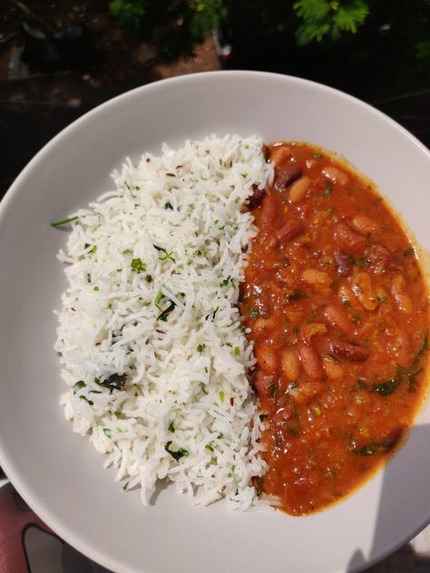 Rajma recipe from The food lab's Facebook page. Rajma Chawal Snap, Rajma Rice, Rajma Chawal, Rajma Recipe, Seasoned Rice Recipes, Rice Cake Recipes, Foodie Pics, Food Snap, Indian Rice