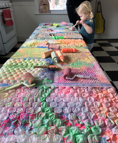 how. Painting With Bubble Wrap, Art Activity For Toddlers, Bubble Wrap Art, Still Painting, Art Provocations, Activity For Toddlers, Art Activities For Toddlers, Eyfs Activities, Bubble Painting