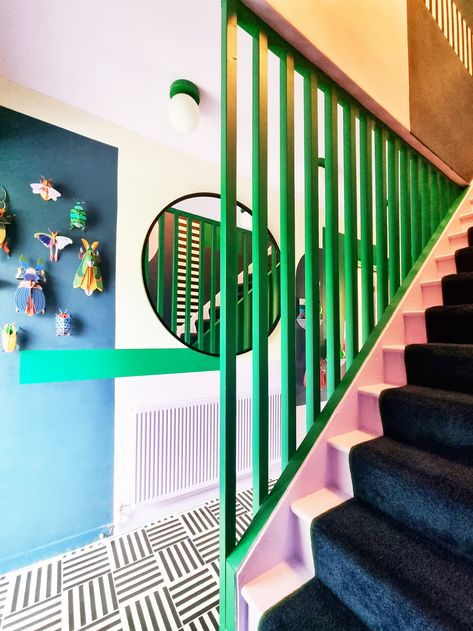 Mural Indoor, Green Room Colors, Stairs Colours, Painted Staircases, Interior Design Masters, Modern Boho Bedroom, Interior Design Color, Modern Deco, Bedroom Wall Colors